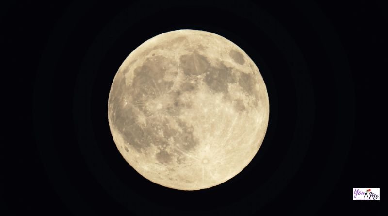 Moon 10